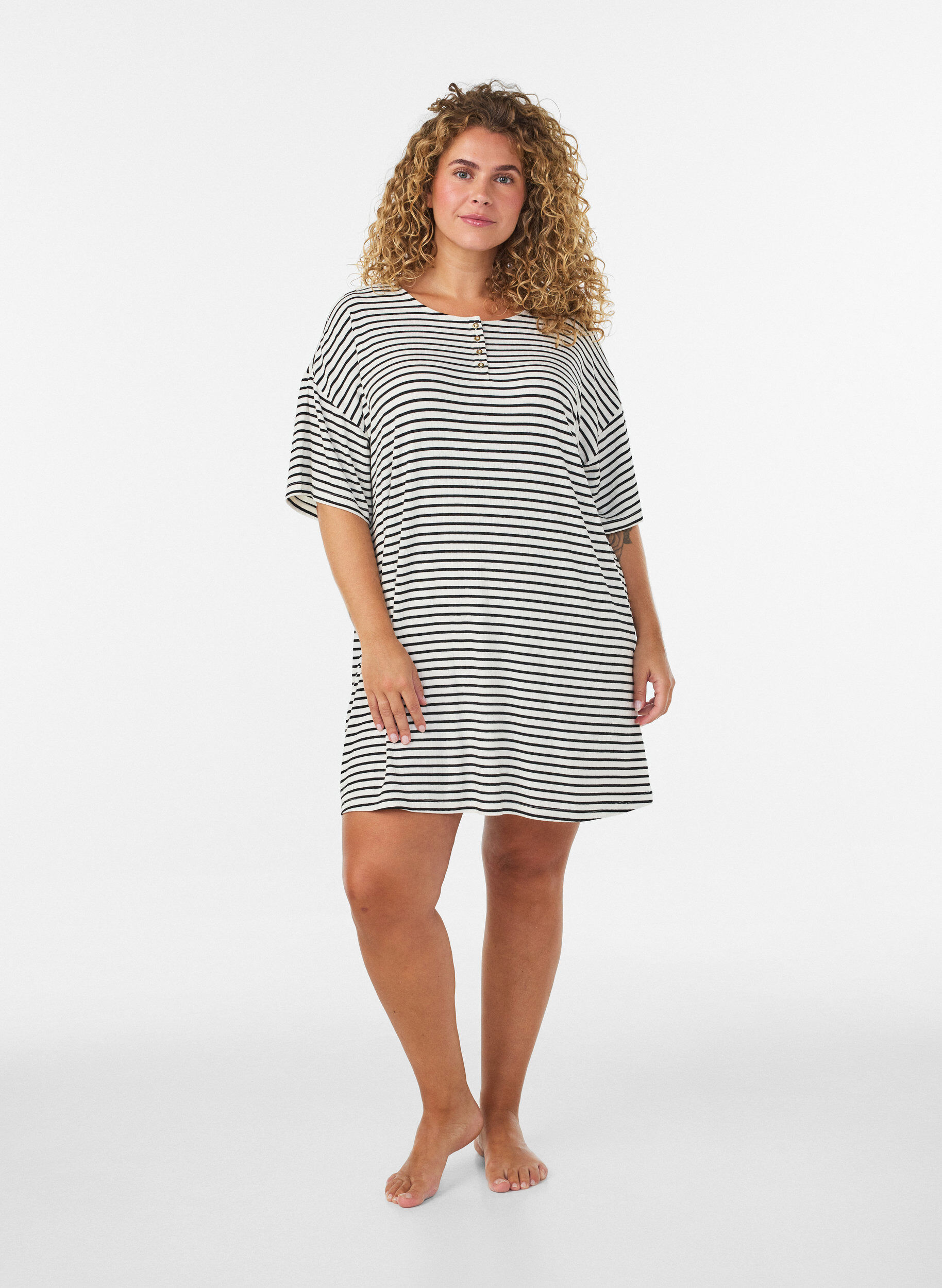 ZizzifashionStriped nightgown in viscose jersey, Vanilla, Model image number 1
