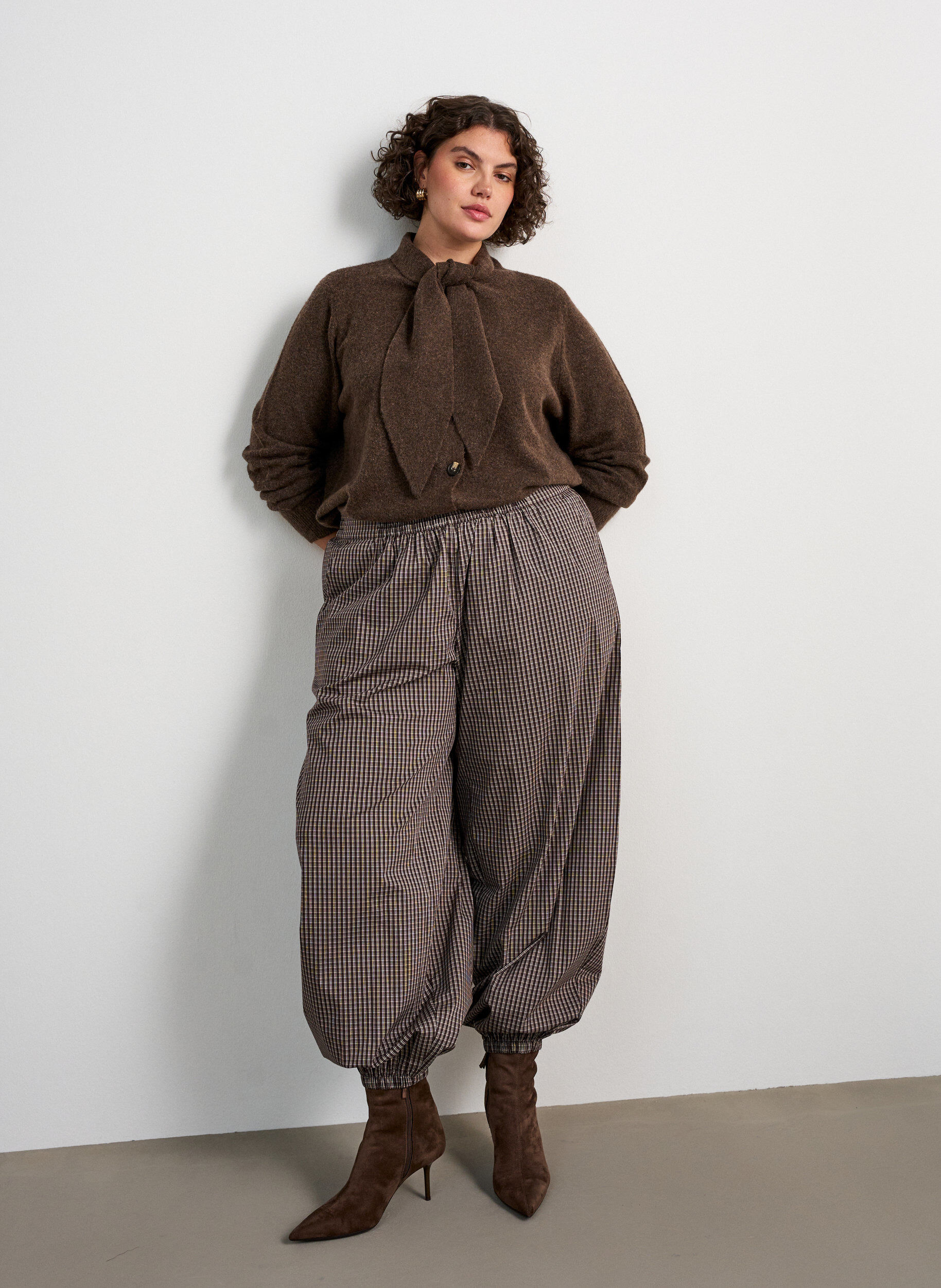 ZizzifashionCardigan with bow ties and buttons, Brown, Model image number 1