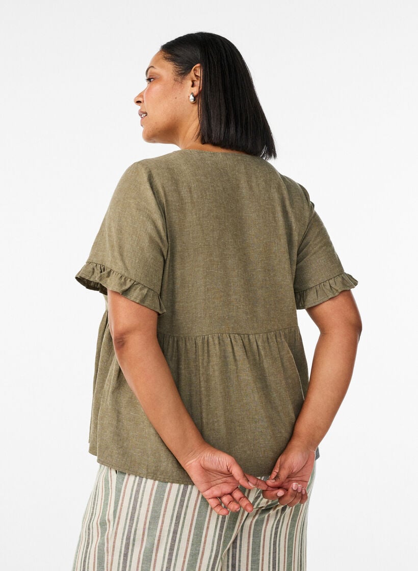 Blouse in linen and viscose with a V-neck and button fastening, Green, Model image number 2