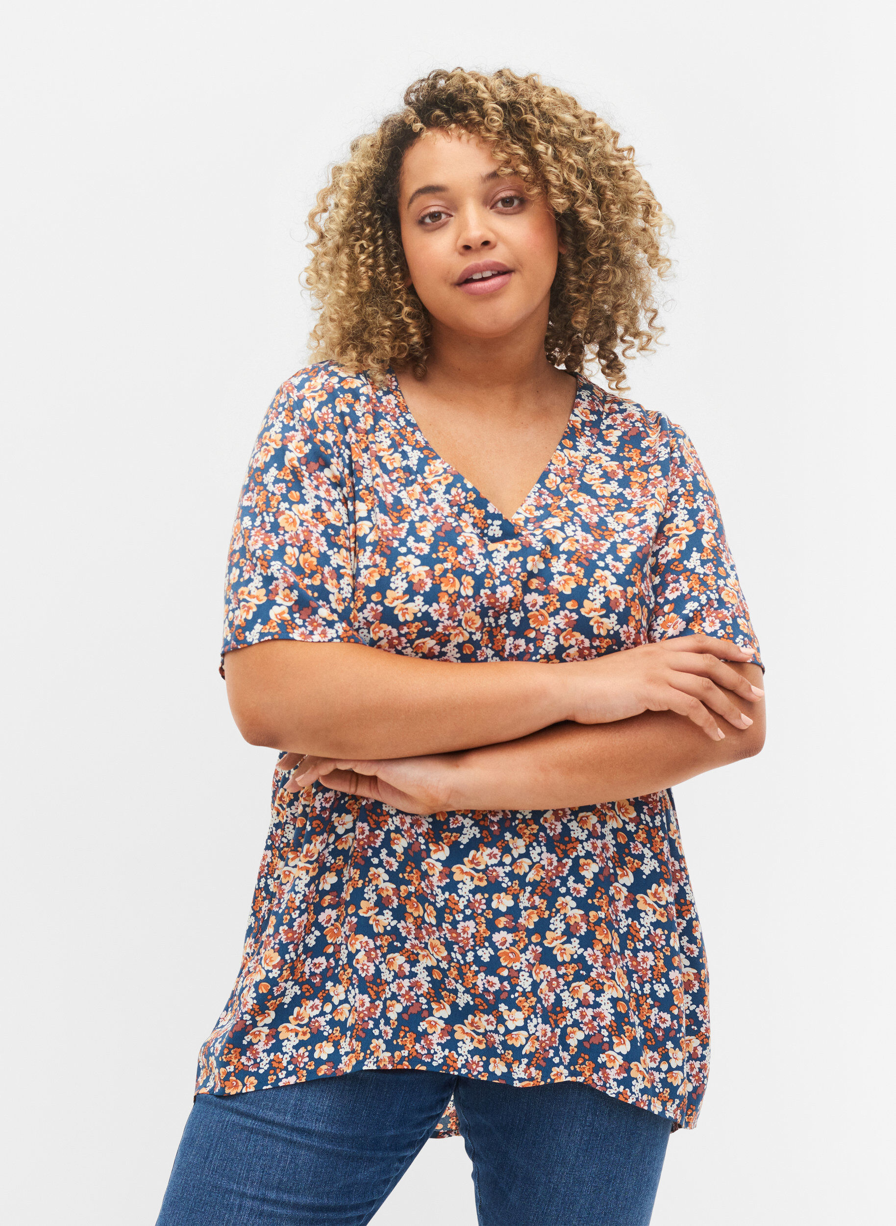 Women's Curve and Plus Size Fashion 