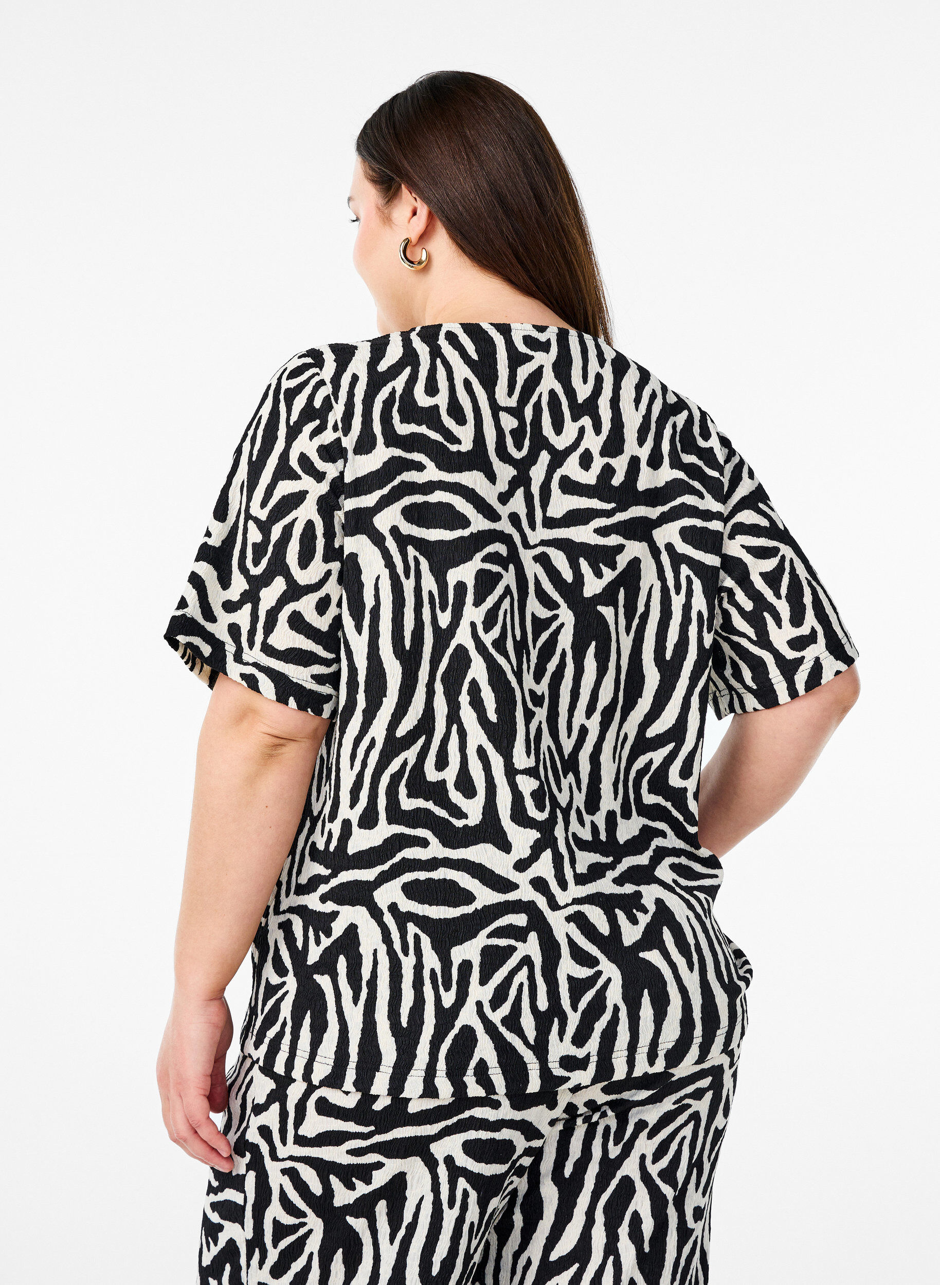 ZizzifashionShort-sleeved blouse with zebra print, Black, Model image number 2