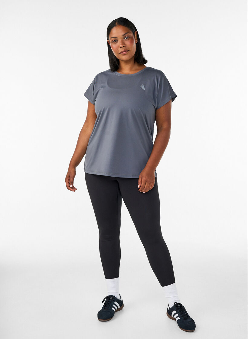 Solid-coloured training T-shirt, Grey, Model image number 1