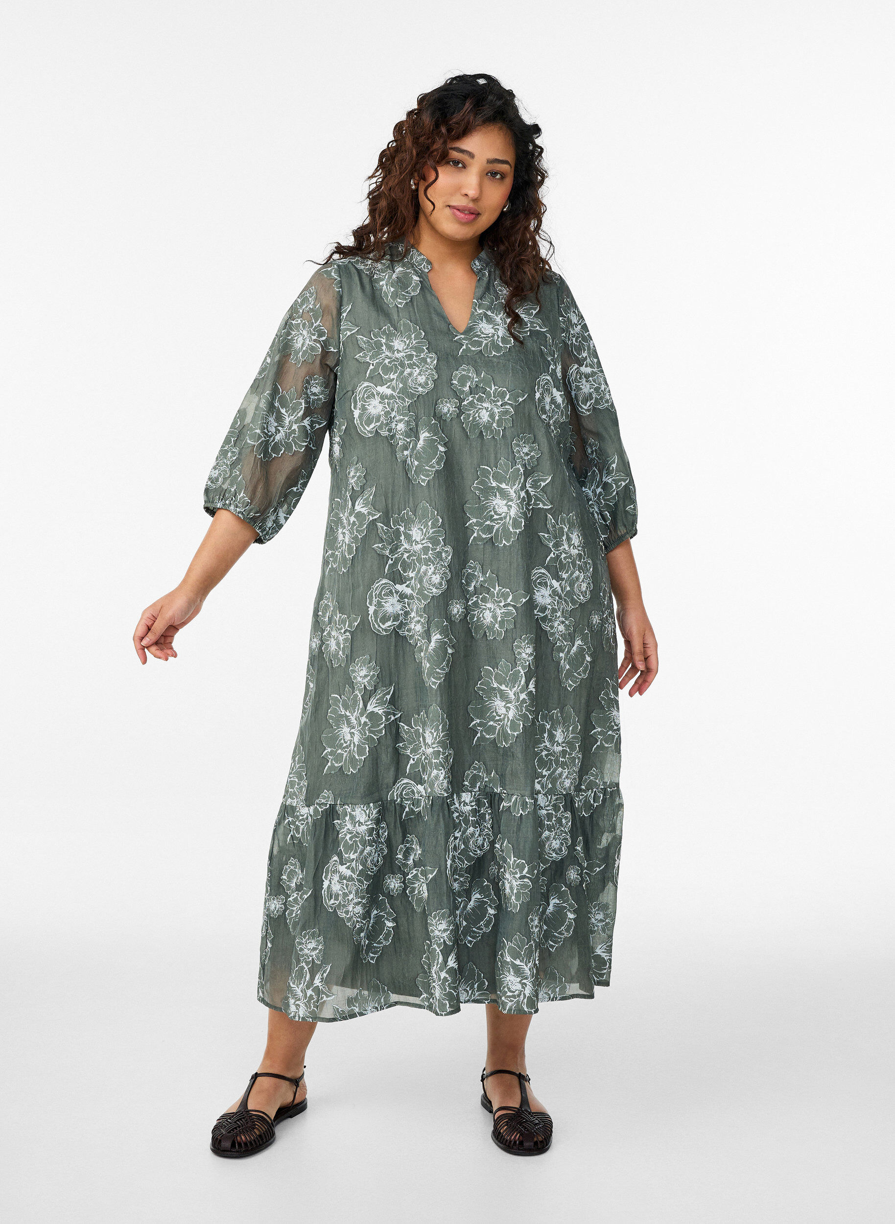 Zizzifashion Midi dress with a floral print and sheer 3/4 sleeves, Green, Model image number 0
