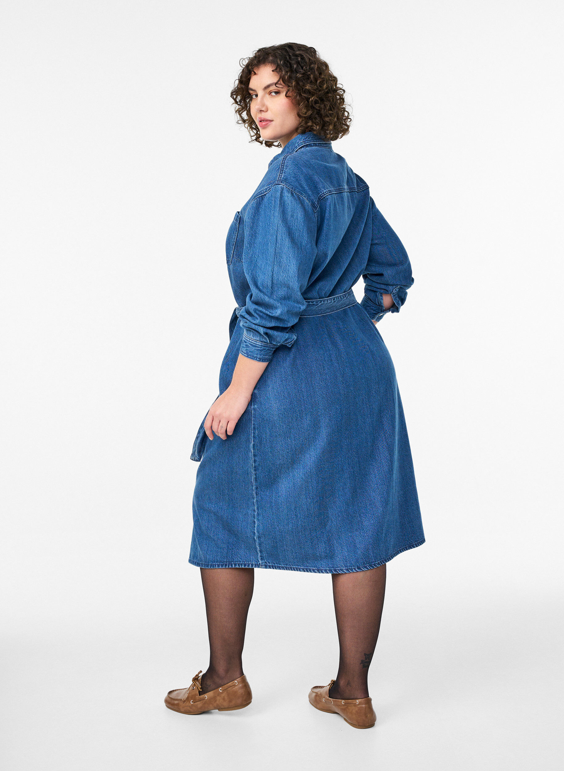 Zizzifashion Denim shirt dress with tie-belt and side pockets, Blue, Model image number 1