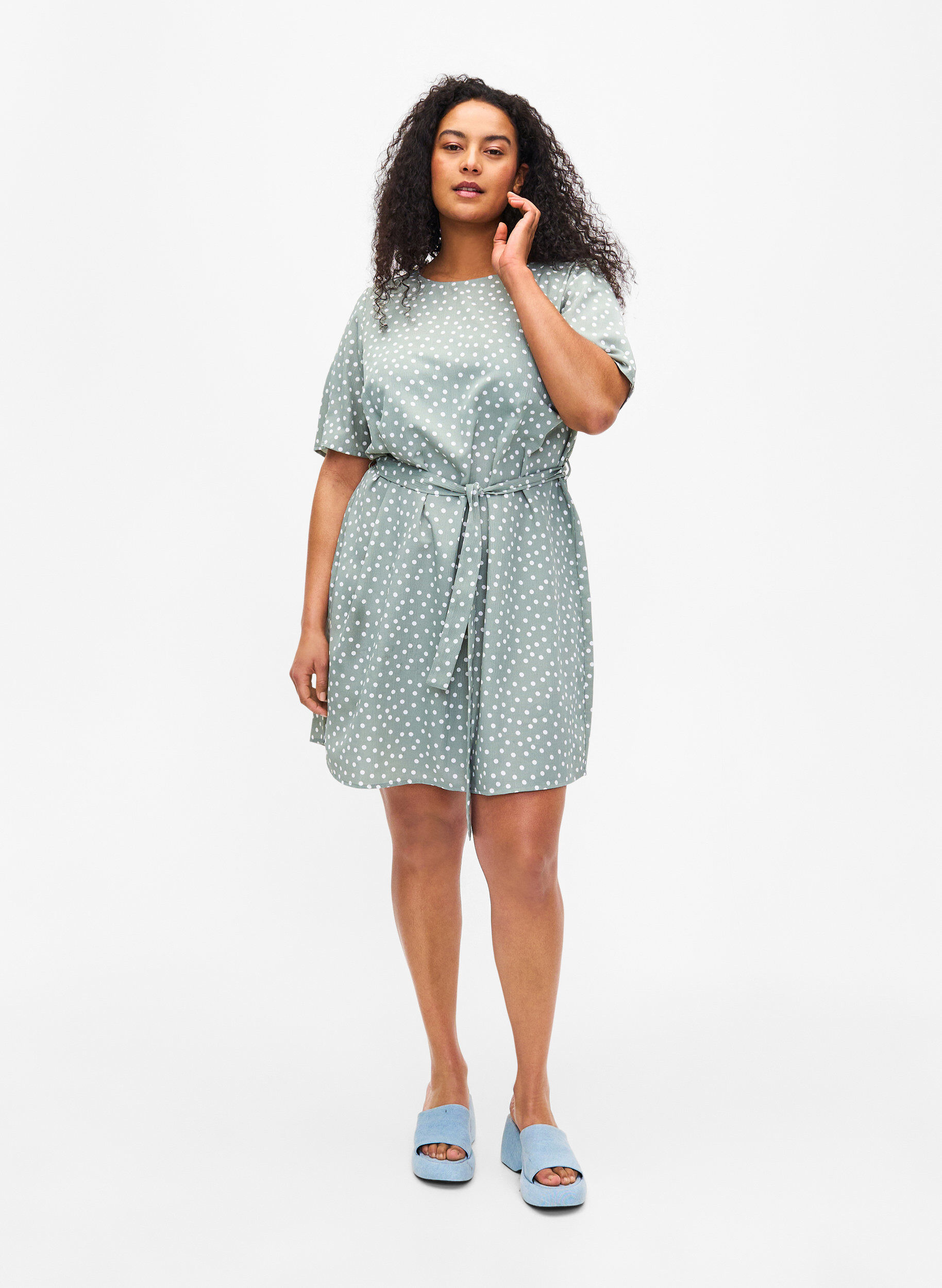 Zizzifashion FLASH - Short sleeve dress with belt, Iceberg Green Dot, Model image number 2