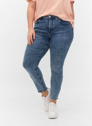 Cropped Amy jeans with studs, L.Blue Stone Wash, Model image number 2