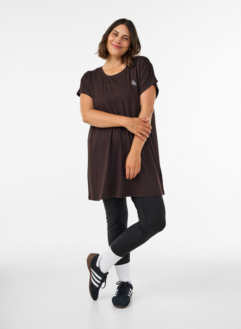 Long training t-shirt, Brown, Model image number 1