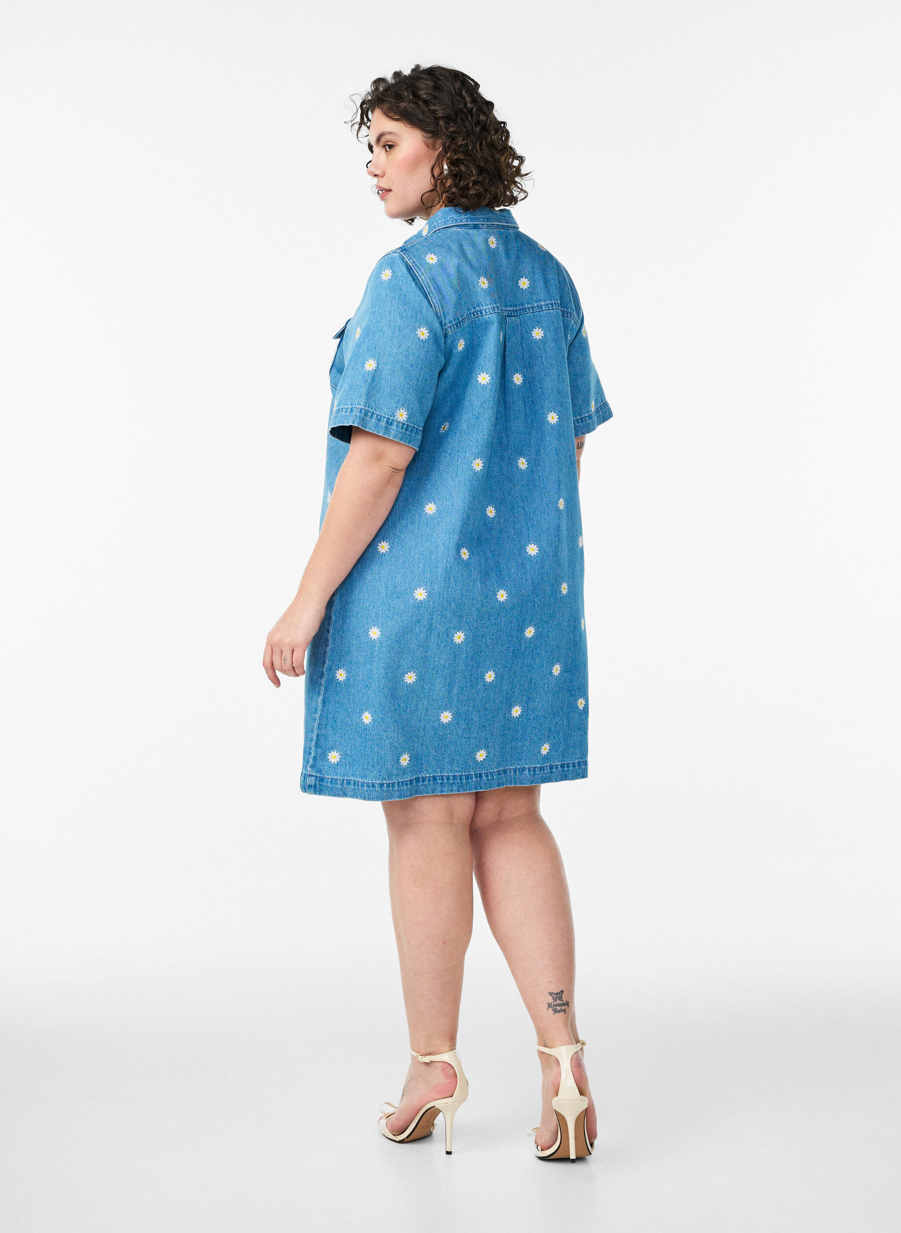 ZizzifashionShort denim dress with embroidered flowers, Light Blue, Model image number 2