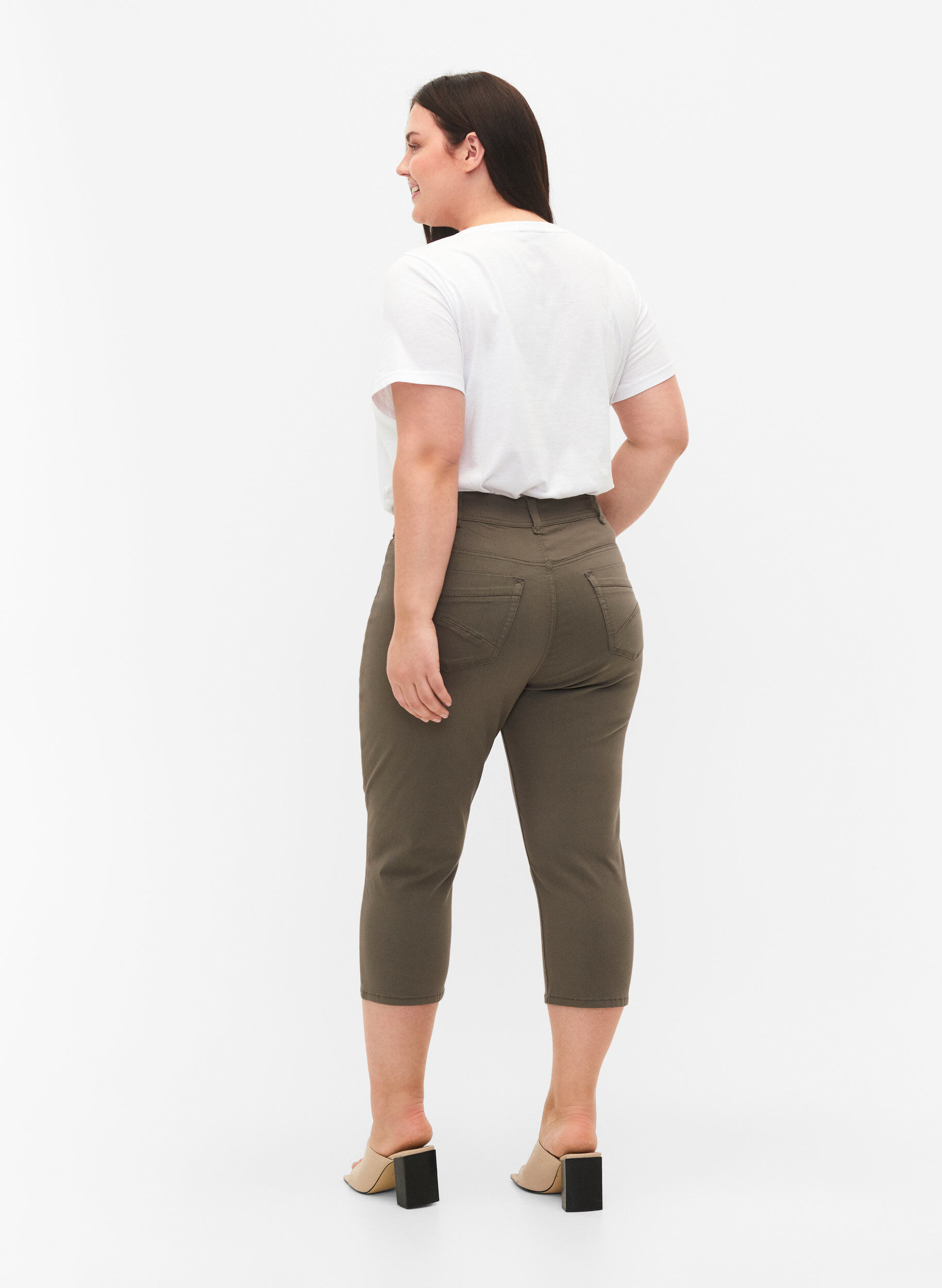 Zizzifashion Tight fit Capri pants in a viscose blend, Dusty Olive, Model image number 1