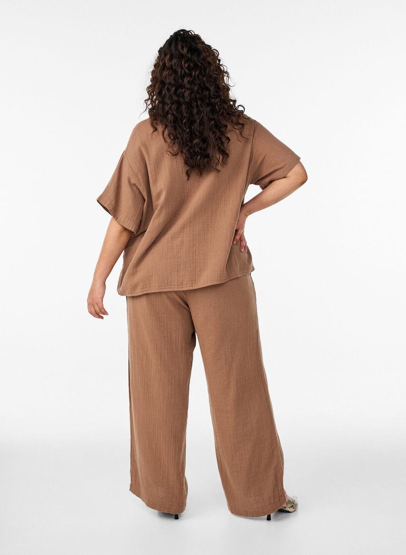 High-waisted cotton muslin trousers with loose legs, Brown, Model image number 1