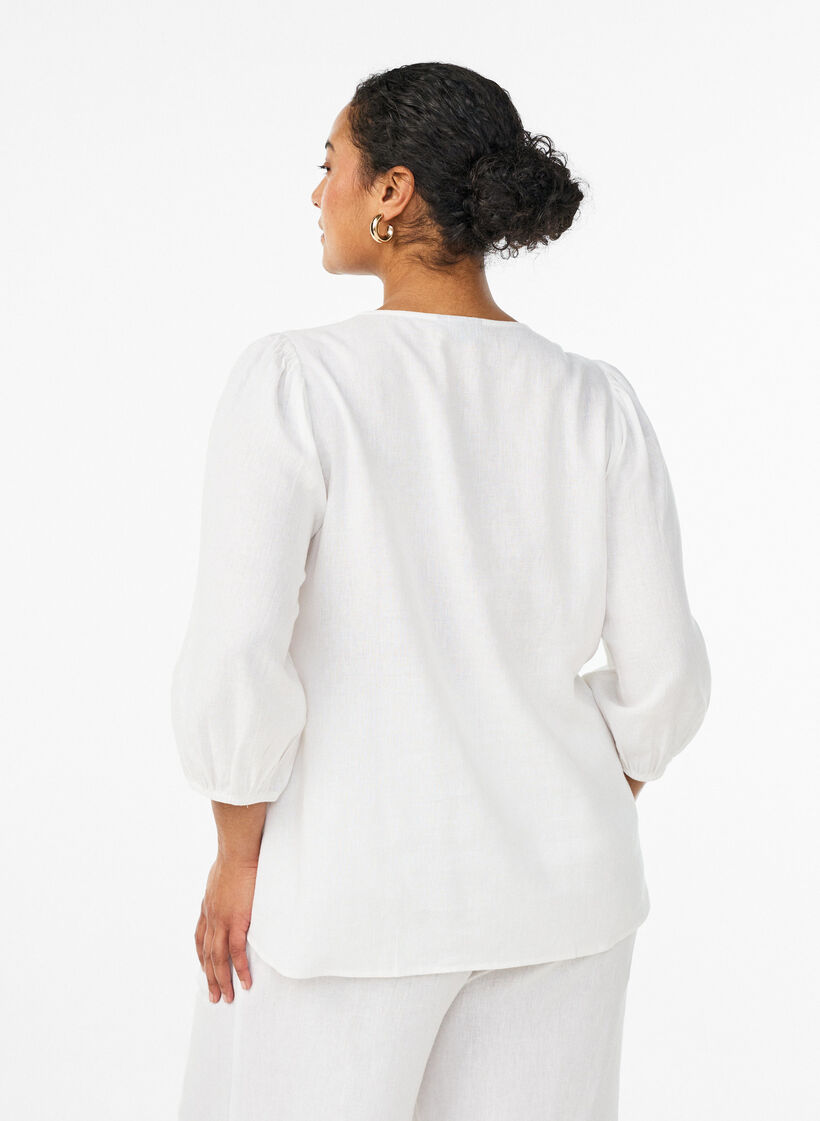 Shirt blouse in linen and viscose with 3/4-sleeves, White, Model