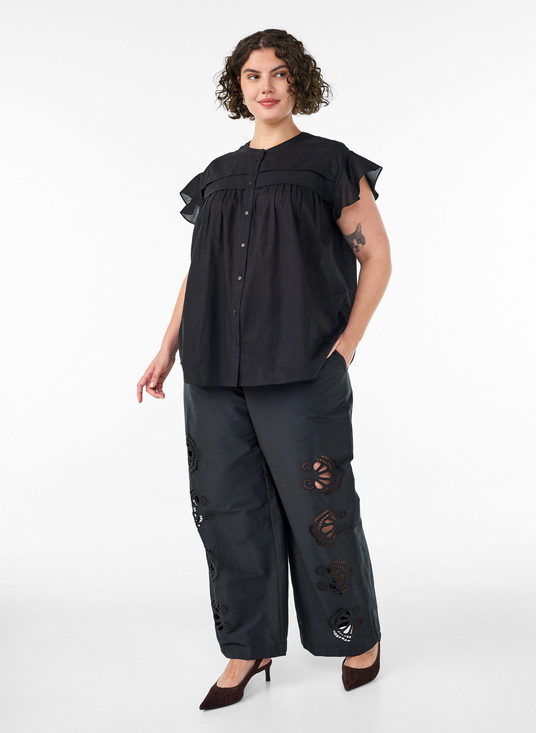 ZizzifashionSleeveless A-line cotton shirt blouse, Black, Model image number 1