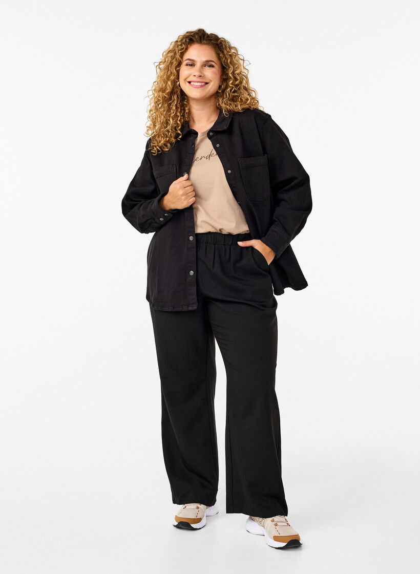 Denim shirt with buttons and chest pockets, Black, Image image number 0