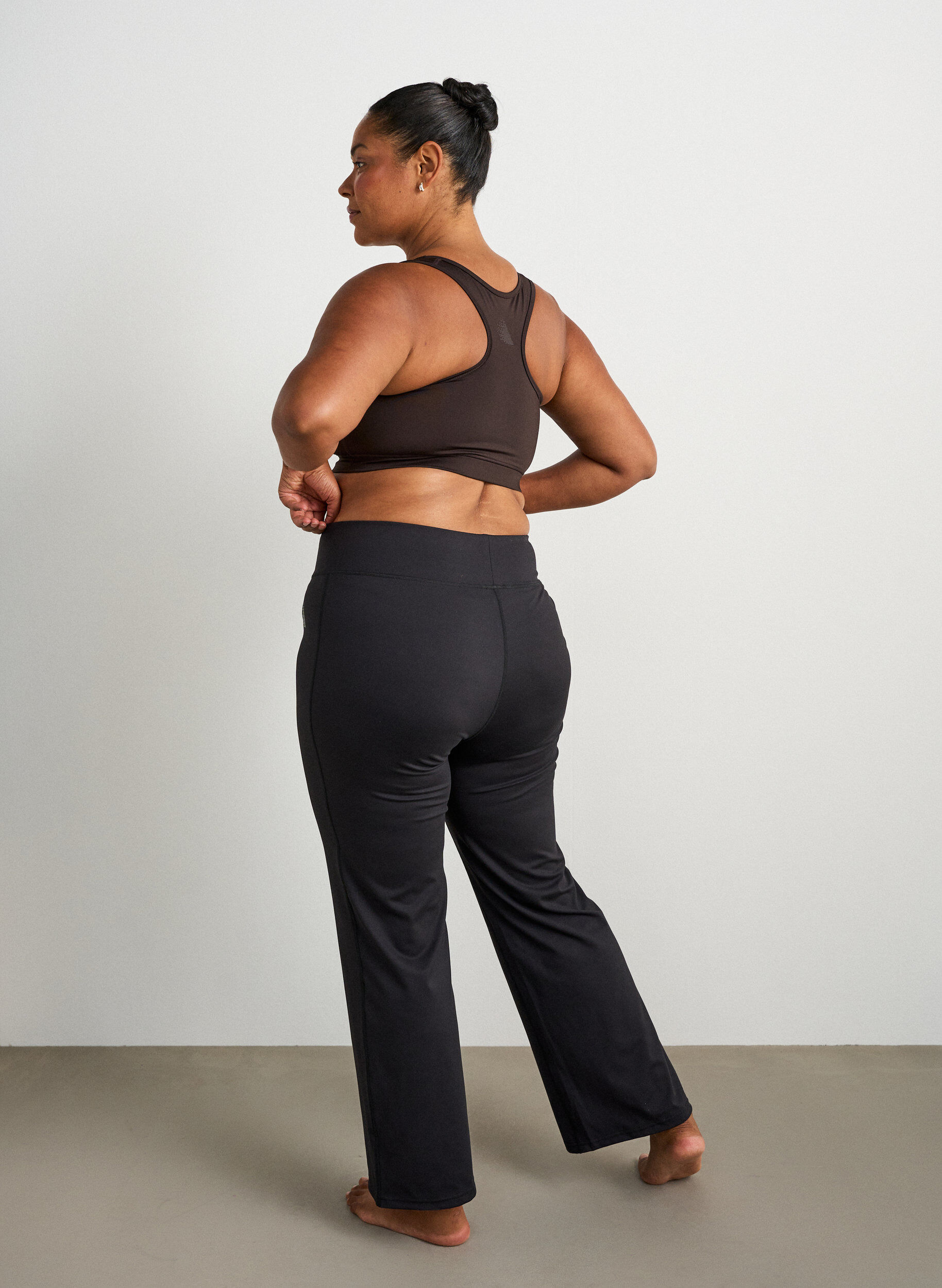 ZizzifashionBootcut training tights with a high waist, Black, Model image number 1
