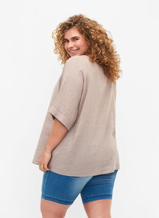 Short-sleeved blouse in 100% linen, Sand, Model image number 1