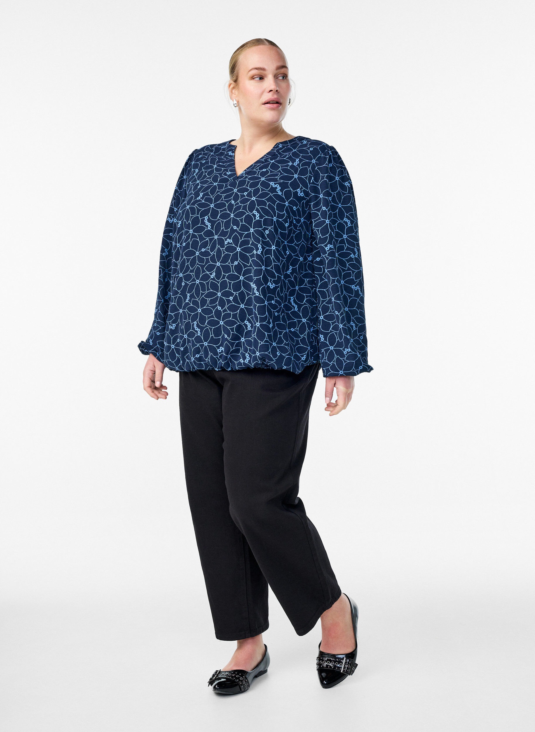 Zizzifashion Long-sleeved blouse with floral embroidery, Blue, Model image number 1