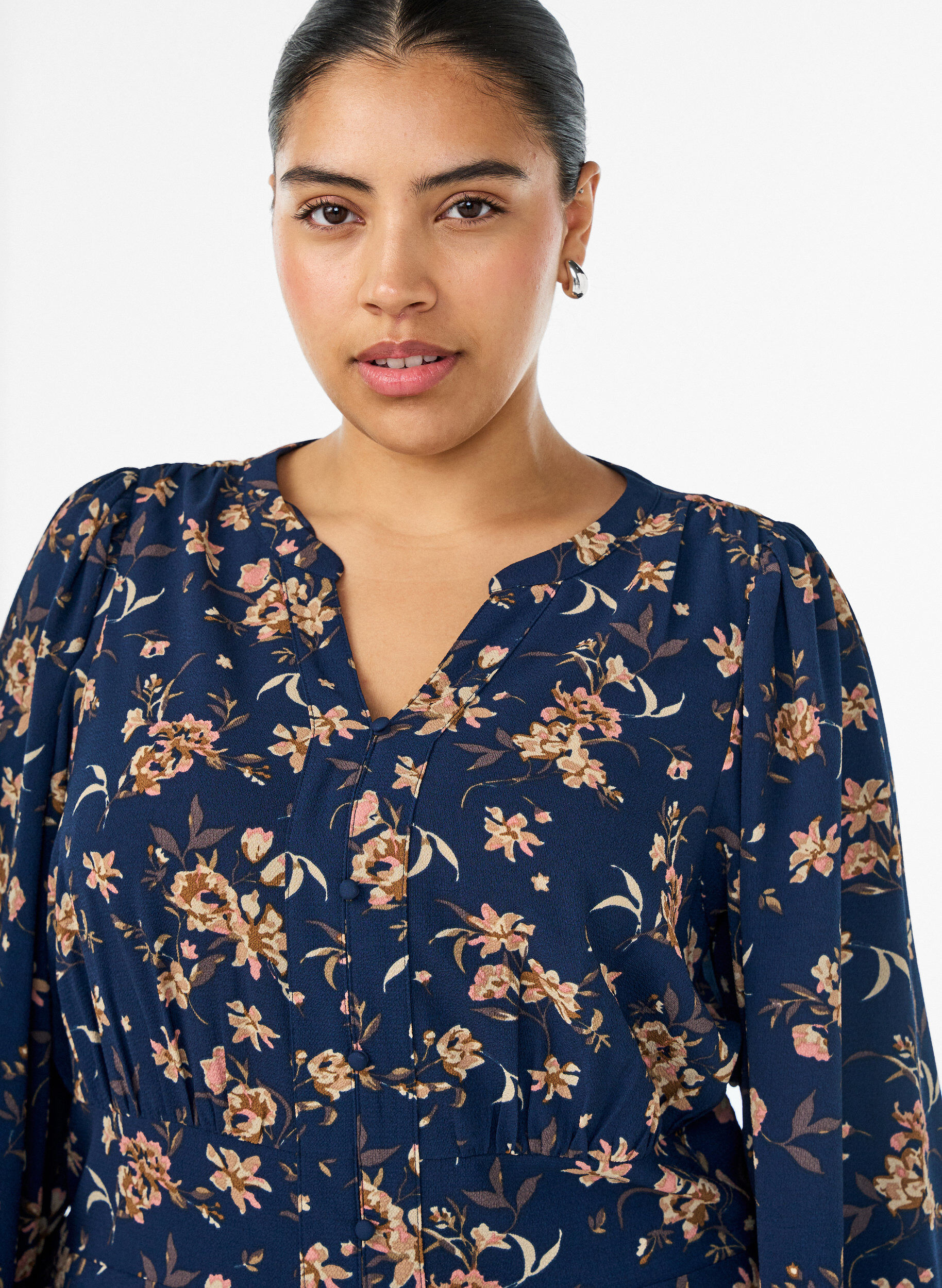 ZizzifashionMidi dress with smock and decorative buttons, Blue, Model image number 2