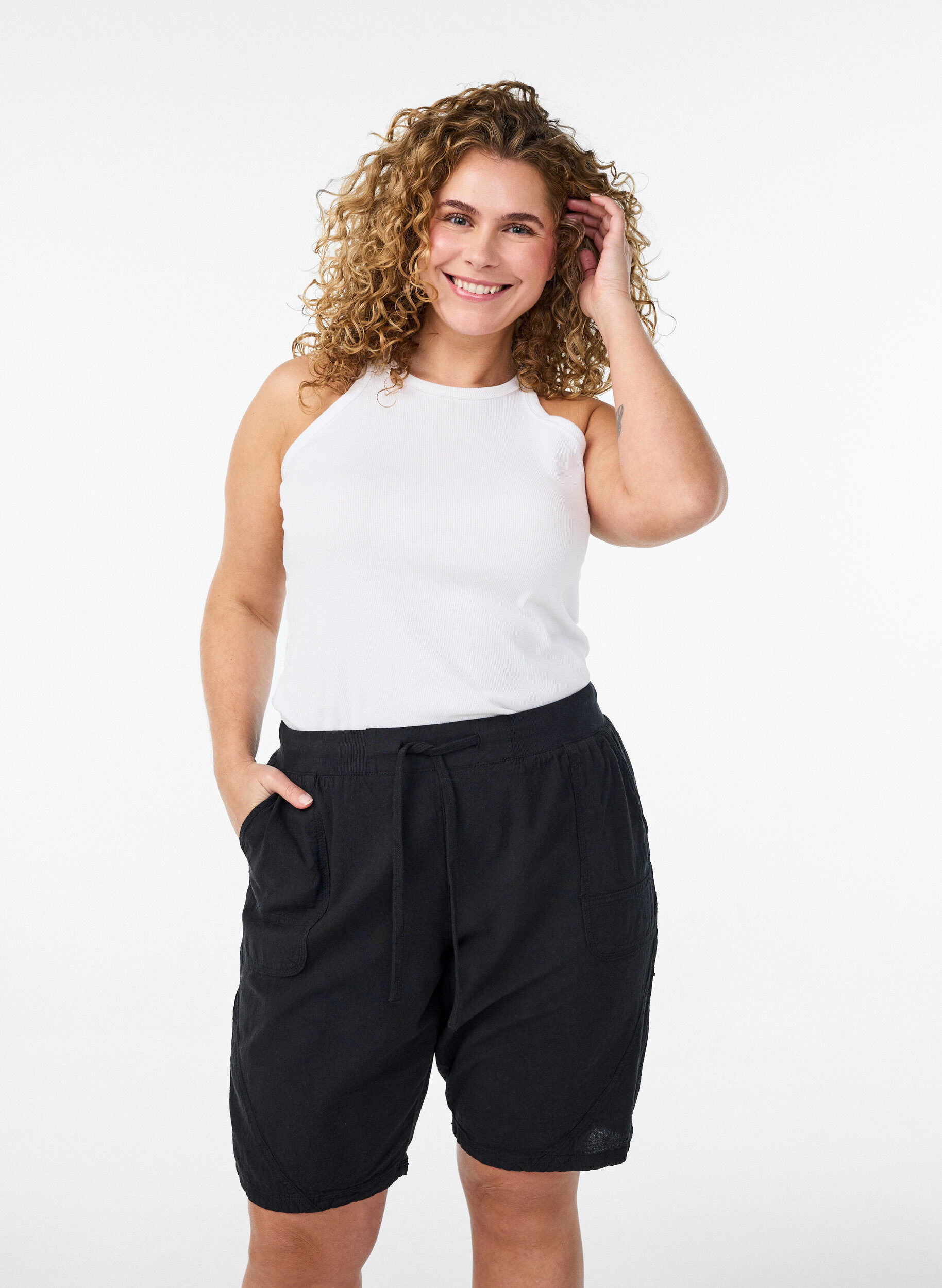 Zizzifashion Loose cotton shorts with pockets, Black, Model image number 0