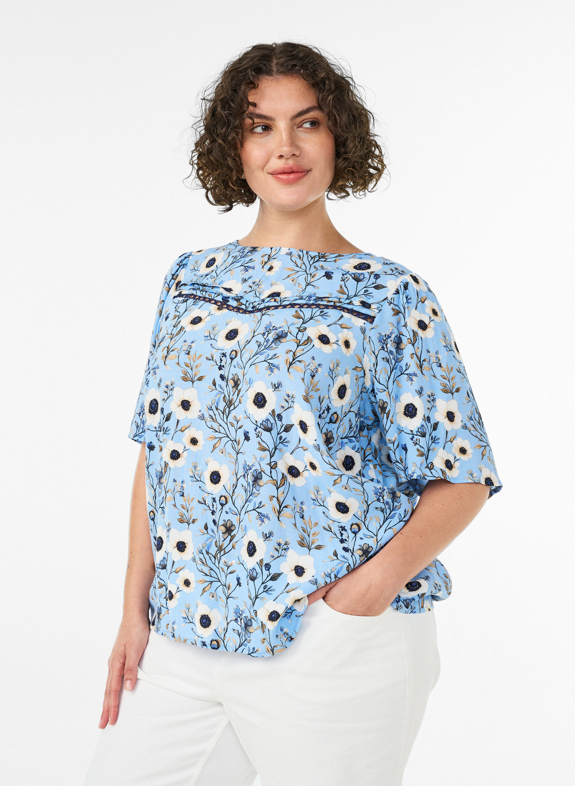 Floral blouse with short sleeves, Blue, Model