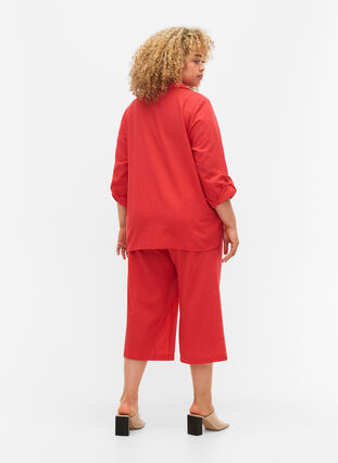7/8 trousers in cotton blend with linen, Hibiscus, Model image number 1