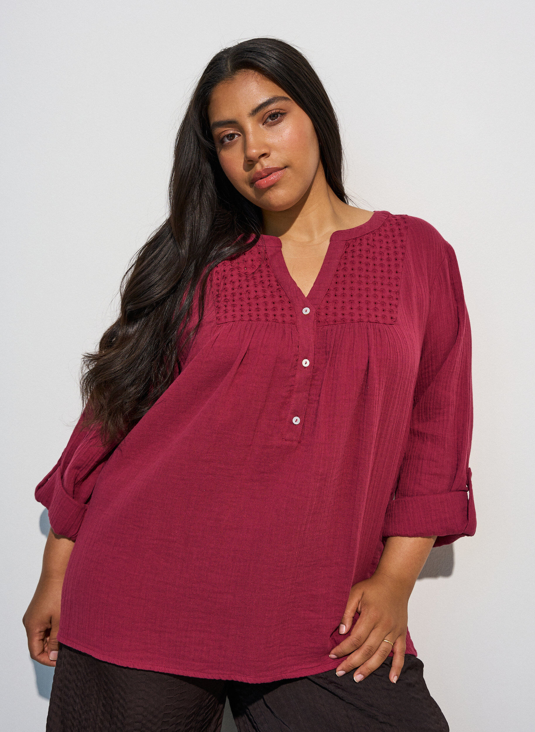 ZizzifashionBlouse in cotton muslin with broderie anglaise, Red, Model image number 0
