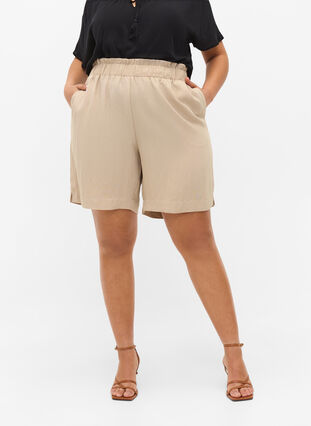 Loose viscose shorts, Oxford Tan, Model image number 3