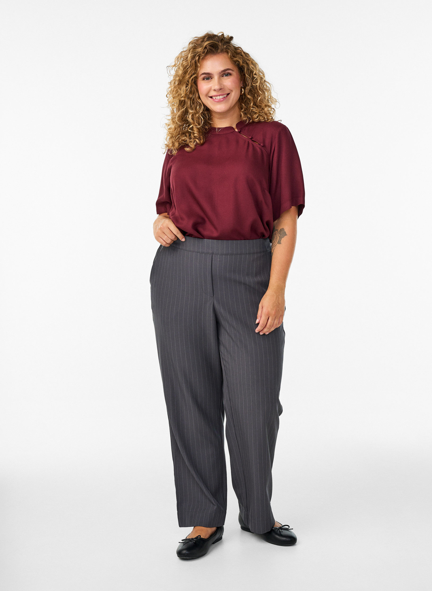 Zizzifashion Short-sleeved blouse with diagonal button fastening, Red, Model image number 1