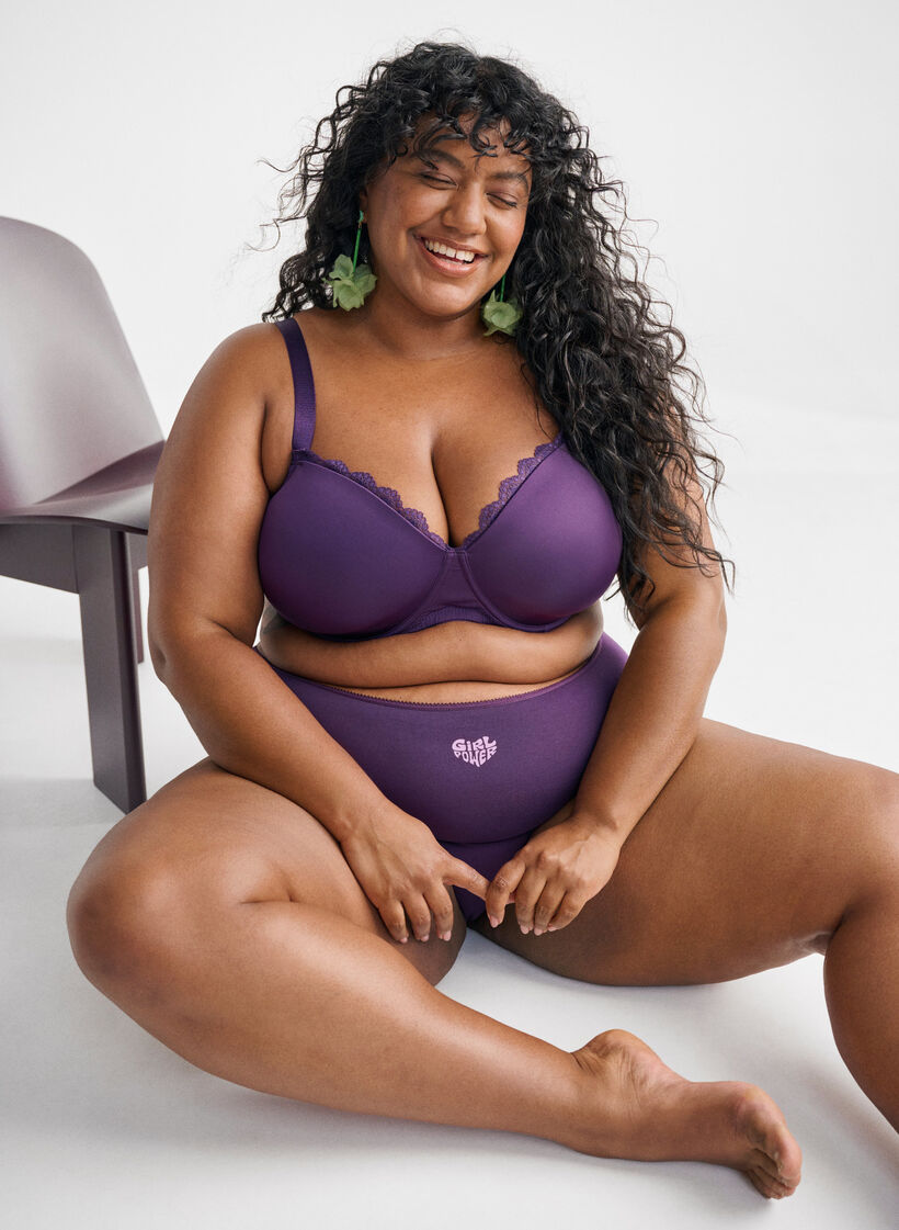 Moulded bra with underwire and lace detail, Purple, Image image number 0