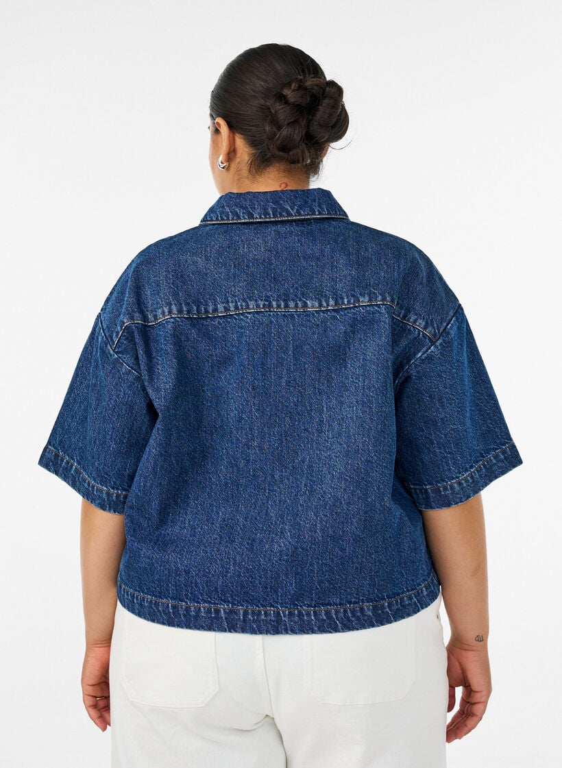 Short-sleeved denim jacket with button fastening, Blue, Model image number 2