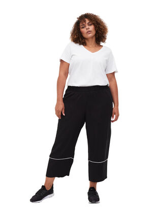 Viscose pants with pockets, Black, Model image number 3