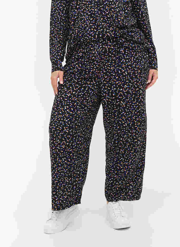 Printed viscose trousers with pockets, Black Graphic, Model image number 2