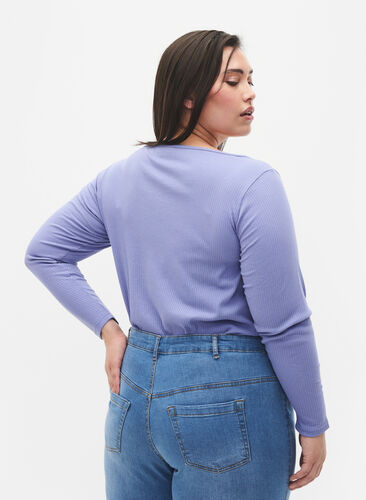 Long-sleeved t-shirt with asymmetrical cut, Lavender Violet, Model image number 1