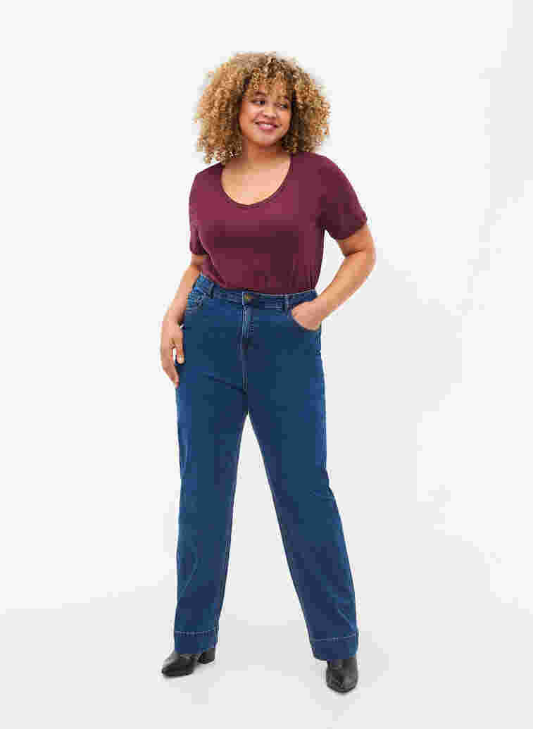 	 Regular fit Megan jeans with extra high waist, Blue denim, Model