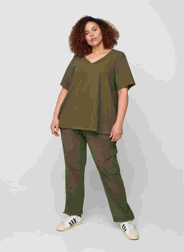 Loose cotton trousers, Ivy Green, Model image number 2