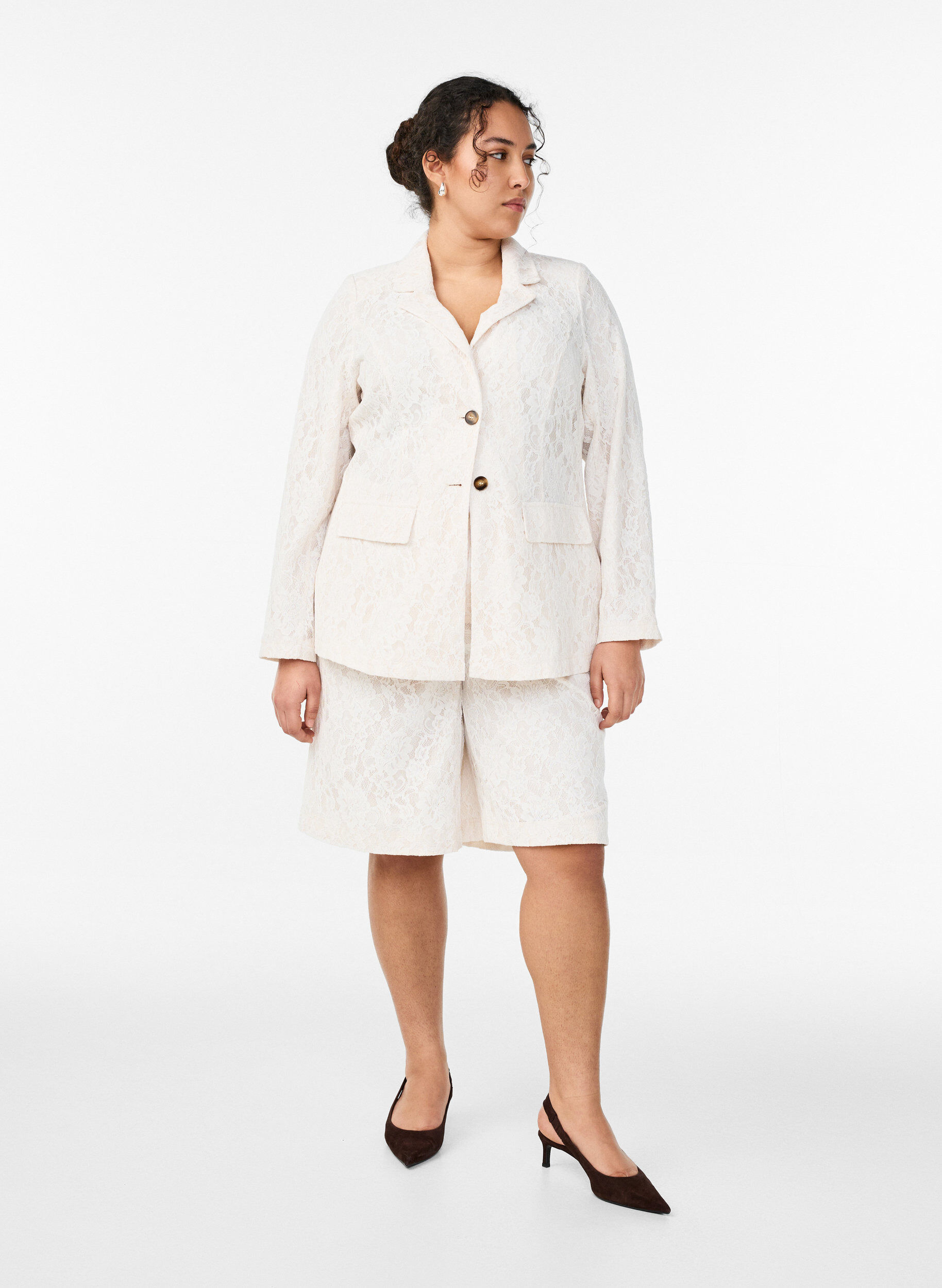 Zizzifashion Lace blazer with button closure, Vanilla, Model image number 1