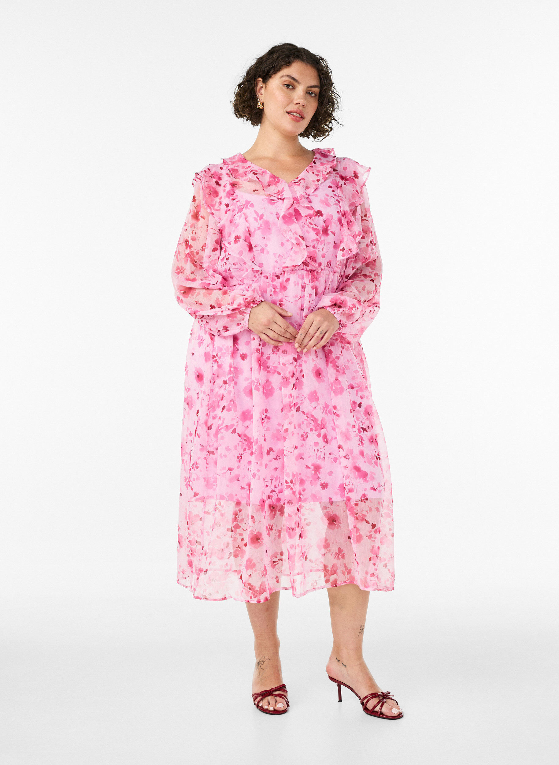 Floral chiffon dress with ruffles and long sleeves, Pink, Model