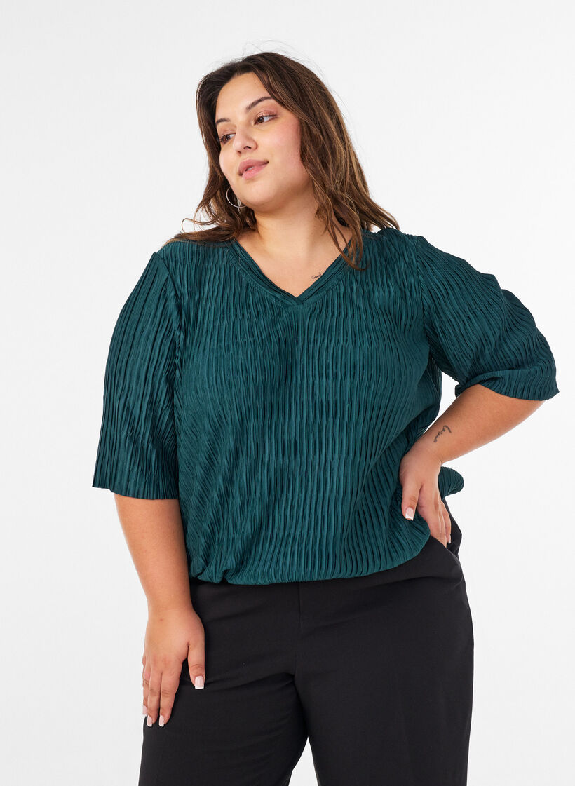 Blouse with wavy texture and balloon shape, Green, Model image number 0