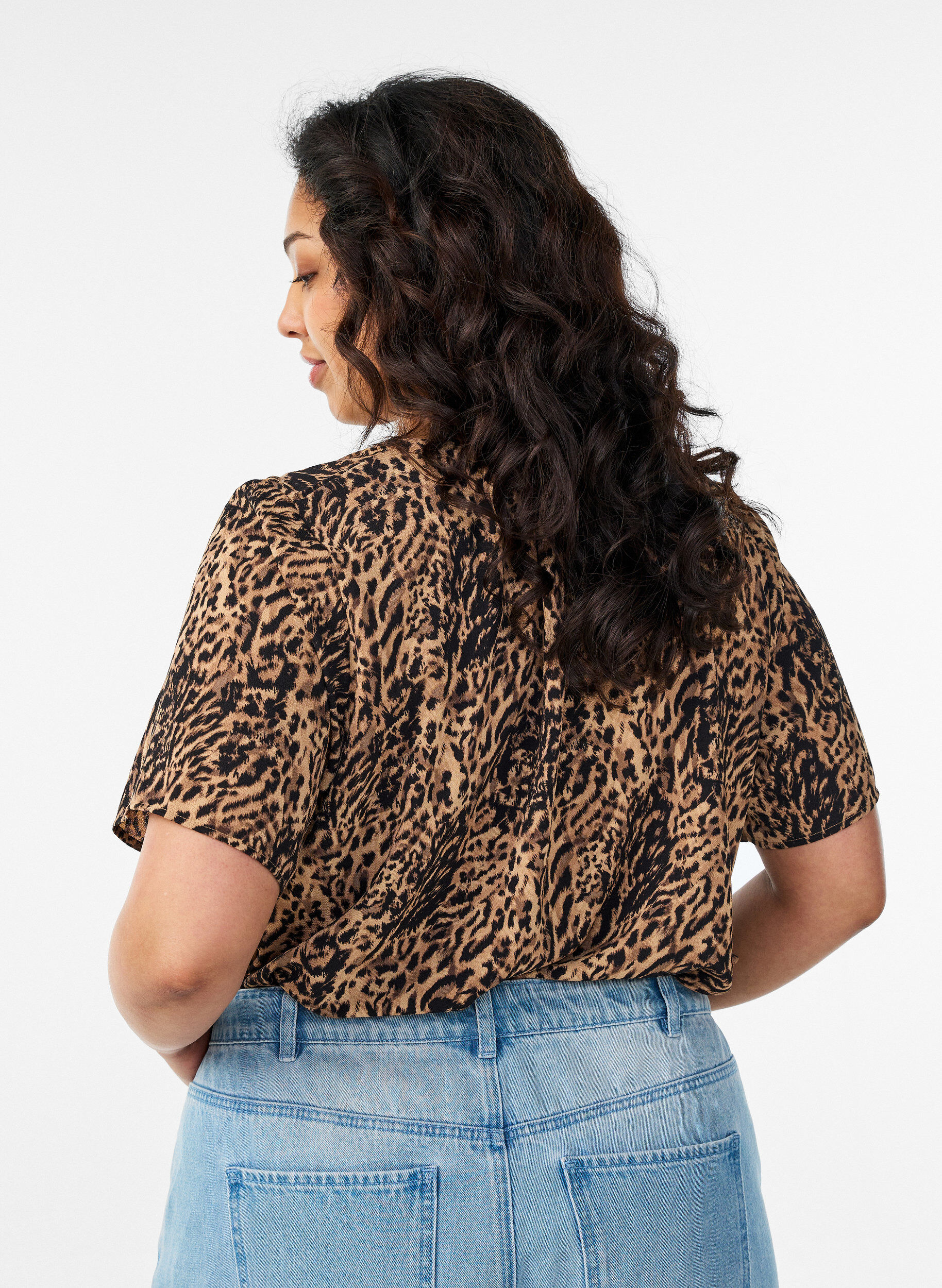 ZizzifashionBlouse with short sleeves and v-neck, Brown, Model image number 2