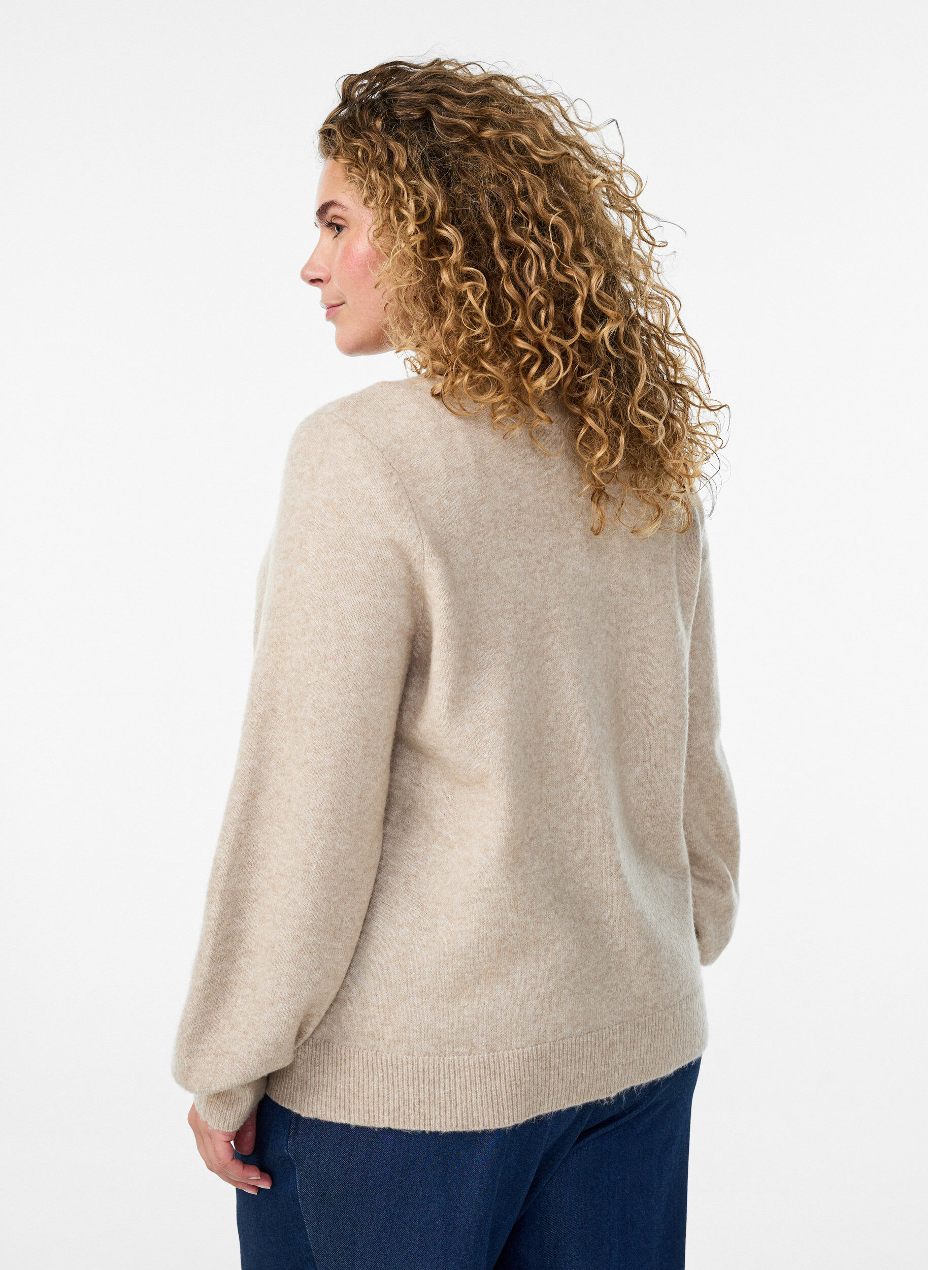 ZizzifashionCardigan in soft knit with gold-coloured buttons, Beige, Model image number 2
