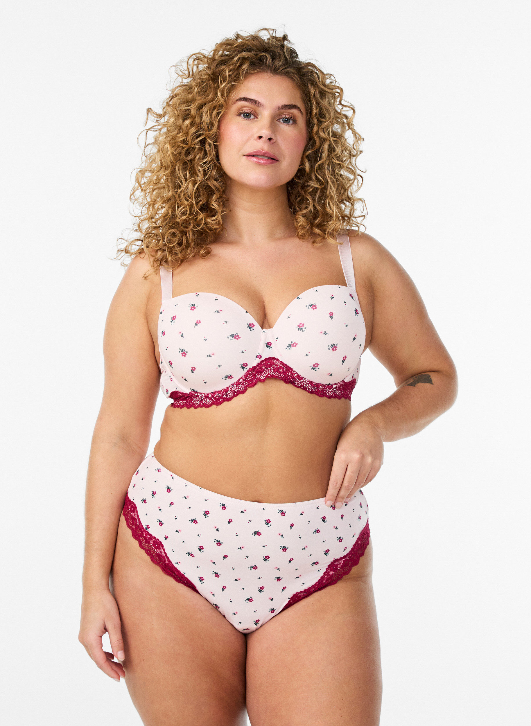 ZizzifashionBrazilian panties with floral print and lace, Rose, Model image number 0