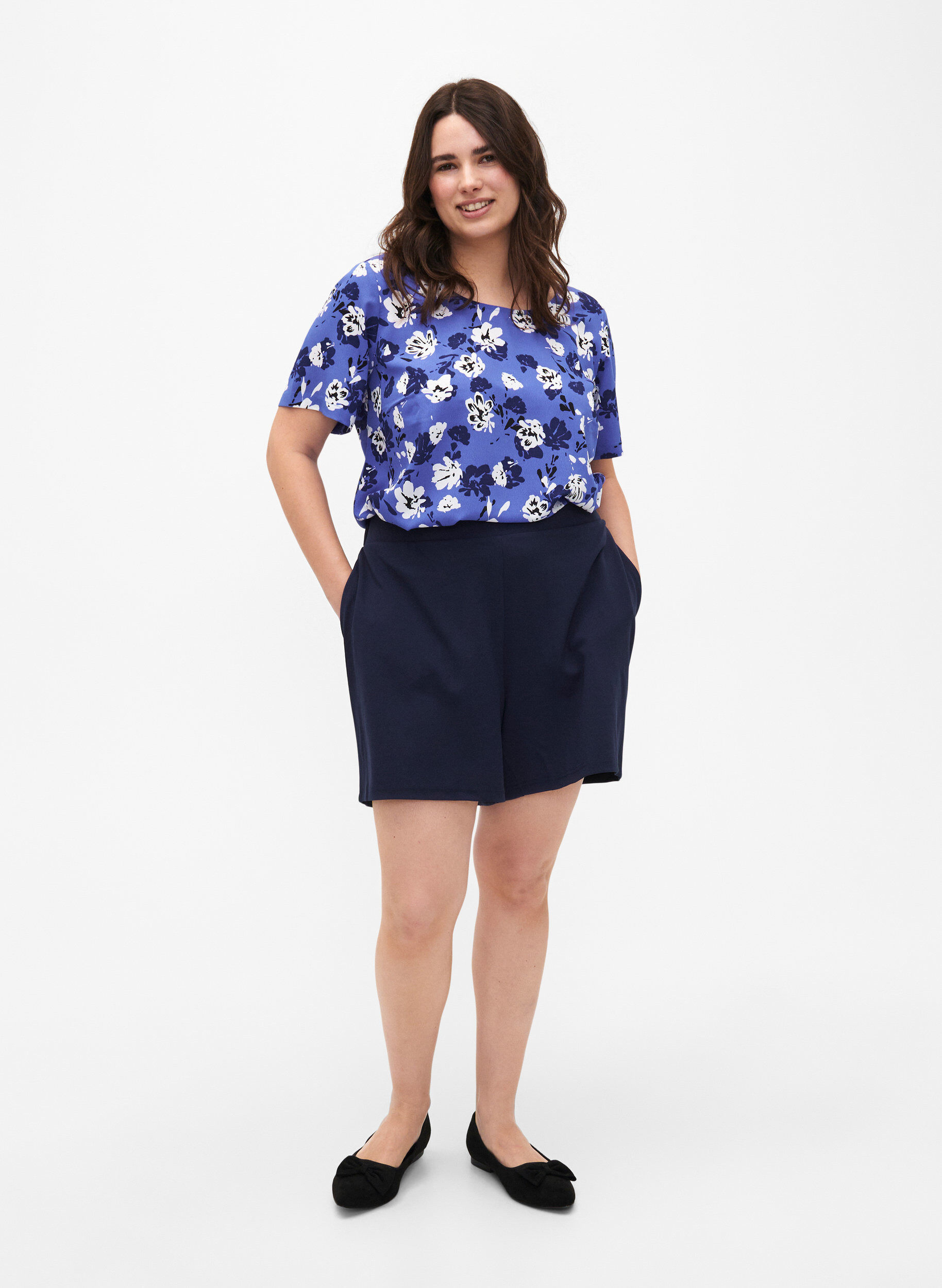 Zizzifashion FLASH - Blouse with short sleeves and print, Amparo Blue Flower, Model image number 2