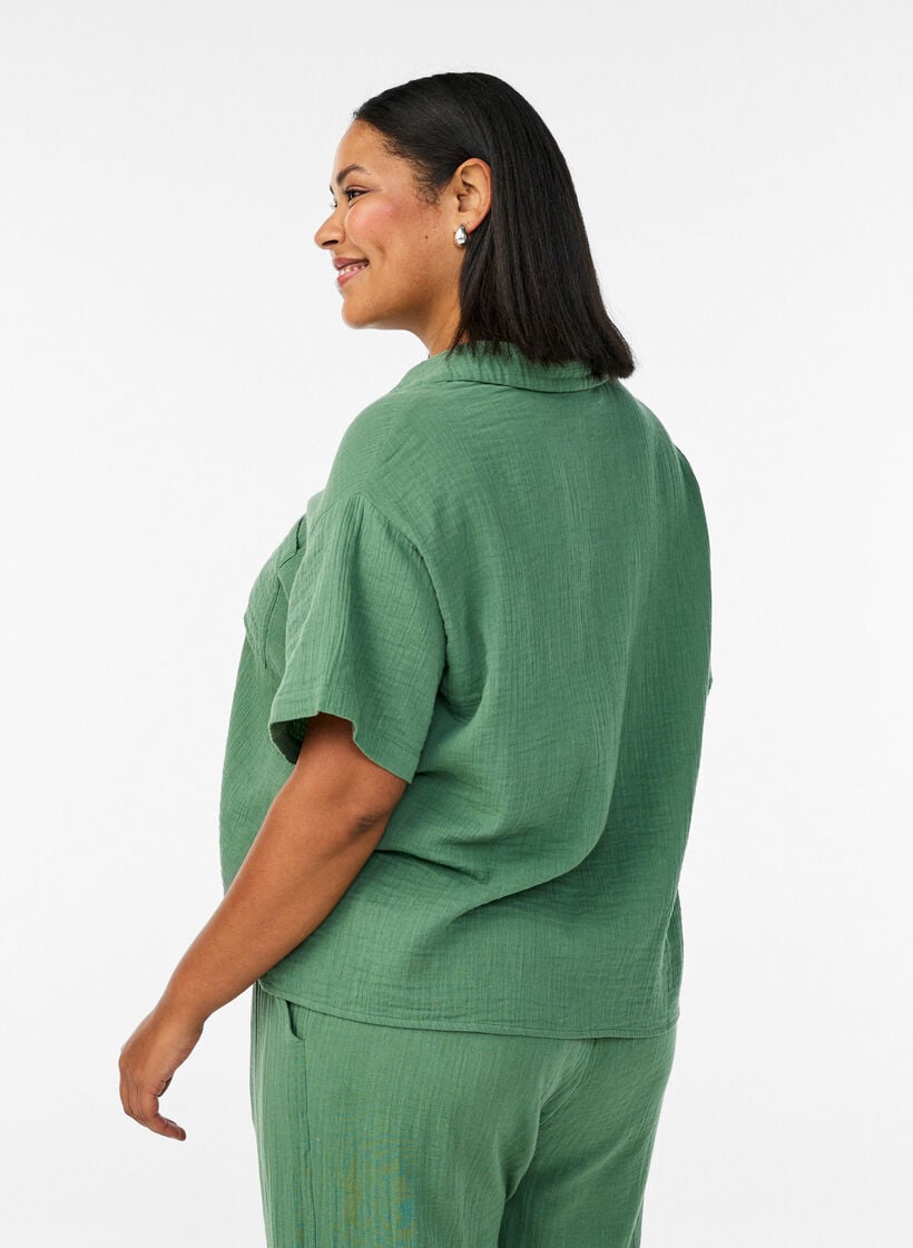 Cotton muslin blouse with short sleeves, Green, Model image number 2