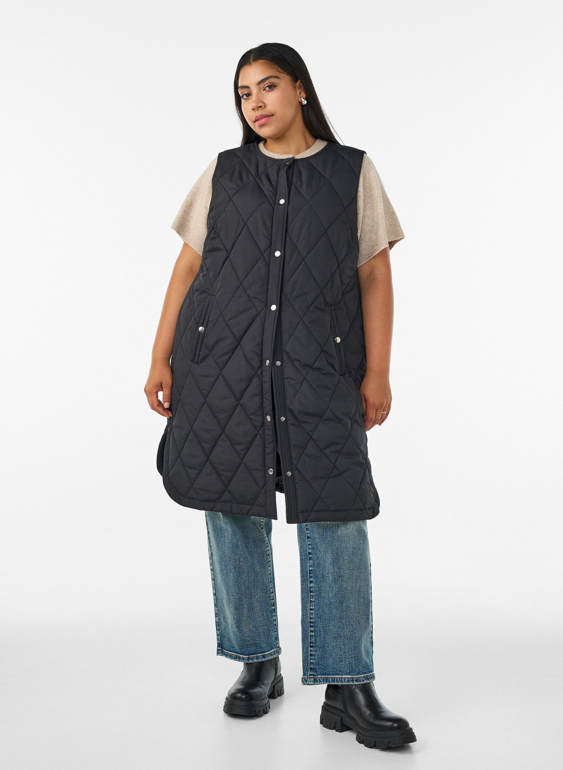 ZizzifashionLong quilted gilet with press studs, Black, Model image number 1