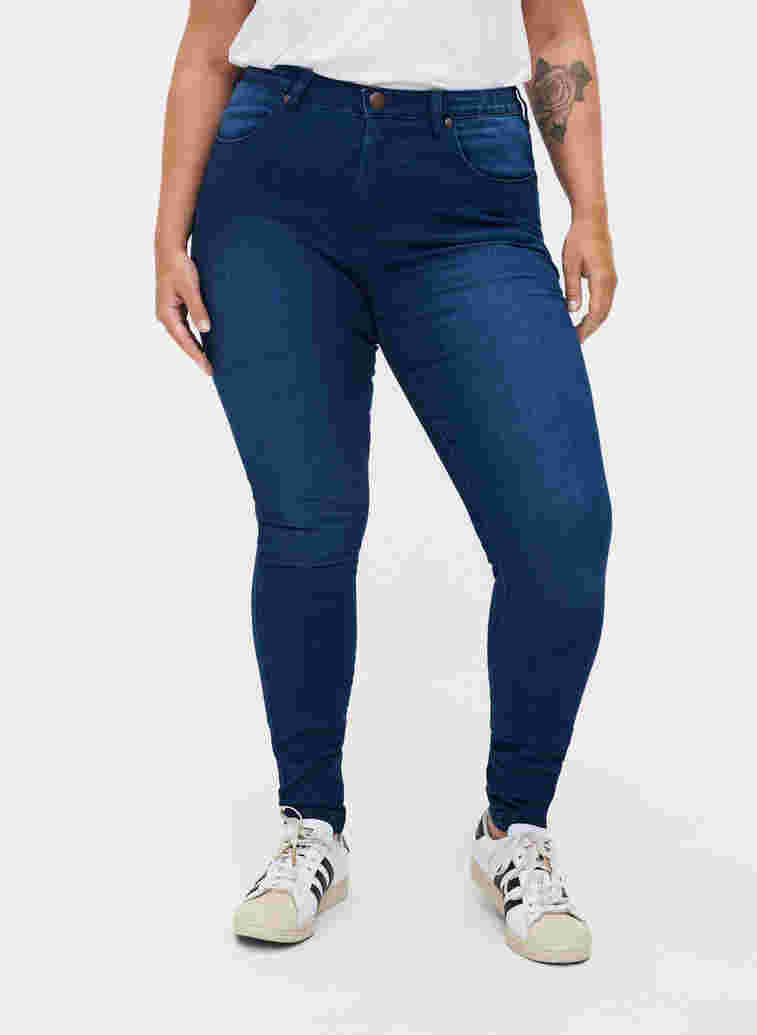 Super slim Amy jeans with high waist, Blue denim, Model image number 3