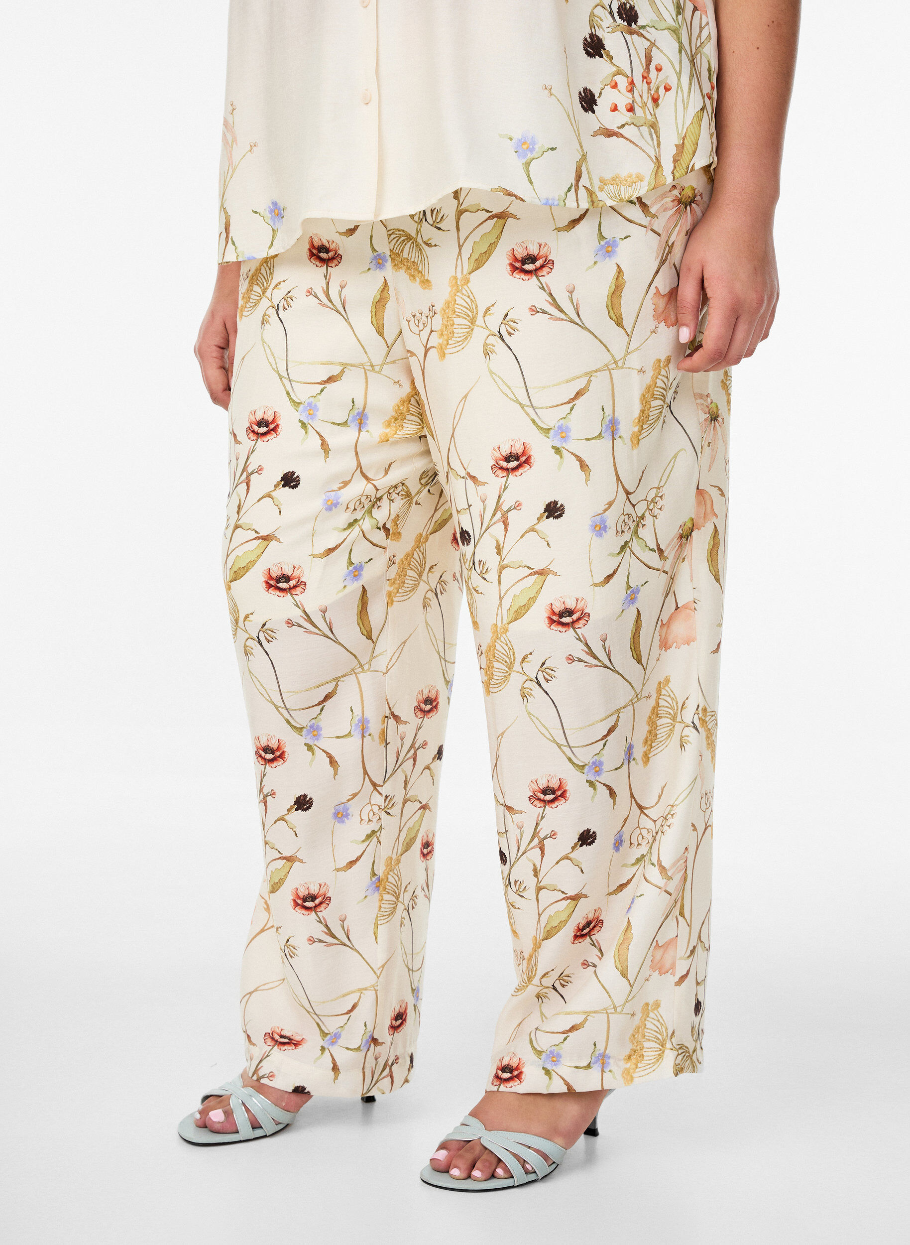 ZizzifashionHigh-waisted viscose trousers with floral print, Beige, Model image number 2