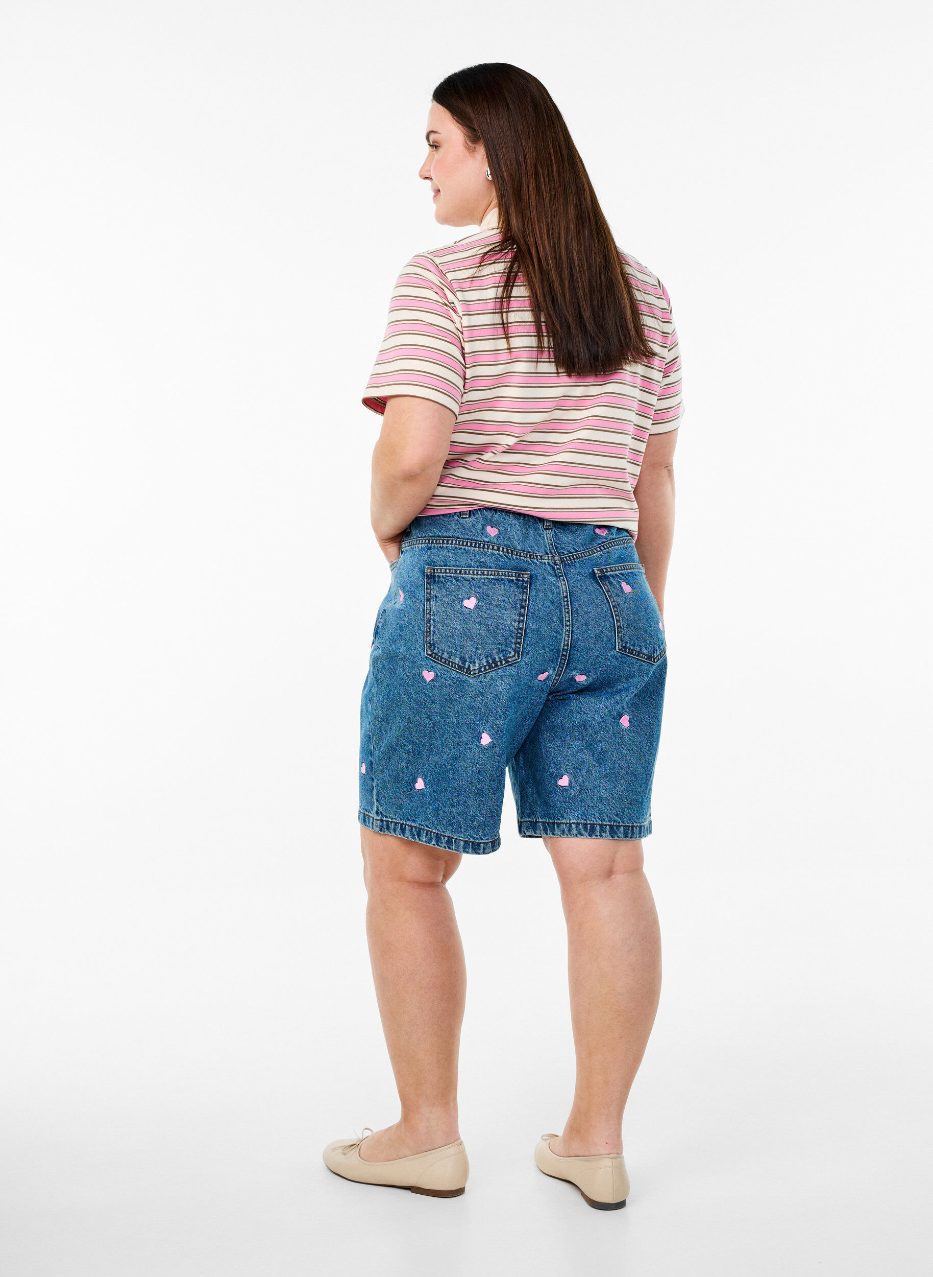 ZizzifashionHigh-waist denim shorts with embroidered hearts, Light Blue, Model image number 2