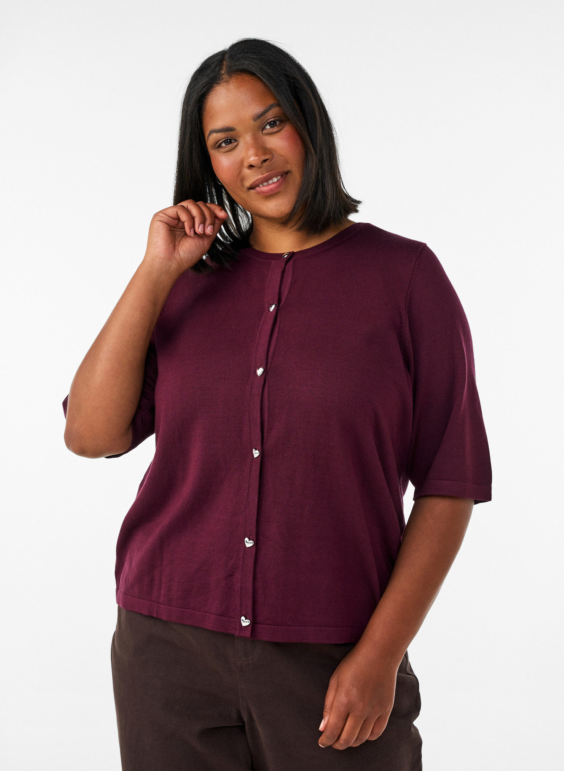 Knit cardigan with heart buttons and short sleeves, Red, Model