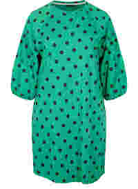 Polka dot dress with 3/4 sleeves