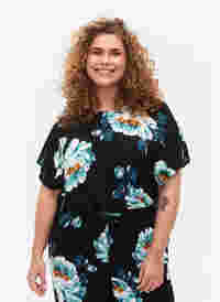 Short-sleeved viscose blouse with a floral print, Black Big Flower, Model