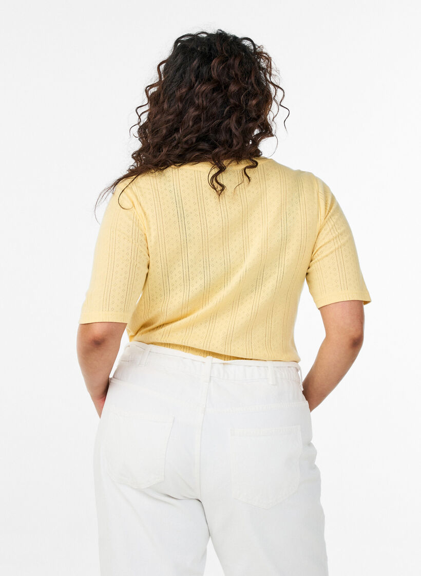 Cotton T-shirt with eyelet embroidery, Yellow, Model image number 2